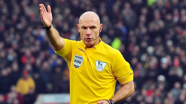 Trọng tài người Anh Howard Webb