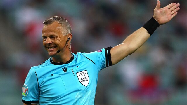 Trọng tài người Hà Lan Bjorn Kuipers