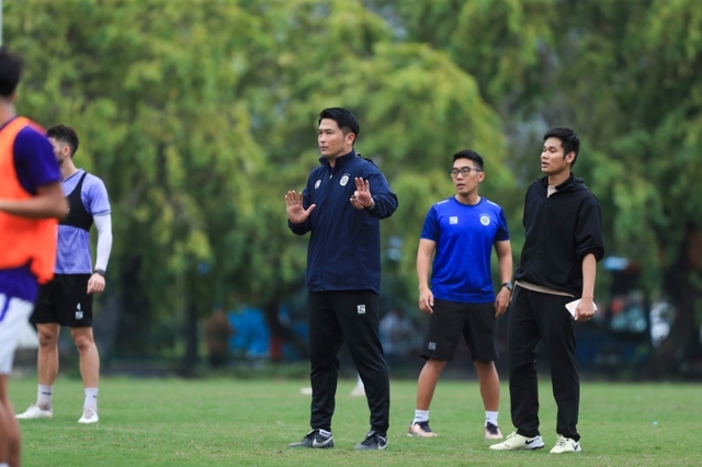 Hành trình của Iwamasa tại sân Hàng Đẫy Hành trình của Iwamasa tại sân Hàng Đẫy