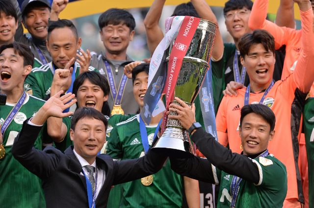 Kim Sang-sik địch K-League 1 trong năm đầu tiên làm huấn luyện viên trưởng