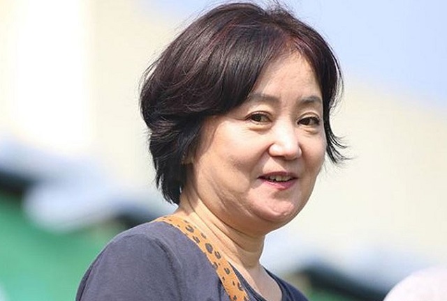 Vợ của huấn luyện viên Park Hang-Seo là hậu phương vững chắc của thầy Vợ của huấn luyện viên Park Hang-Seo là hậu phương vững chắc của thầy