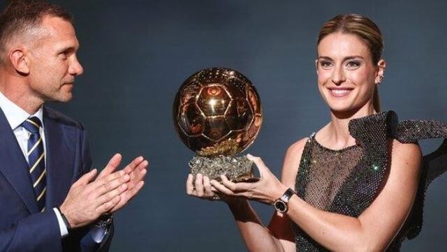 Alexia Putellas nhận giải thưởng quả bóng vàng 2022 Alexia Putellas nhận giải thưởng quả bóng vàng 2022