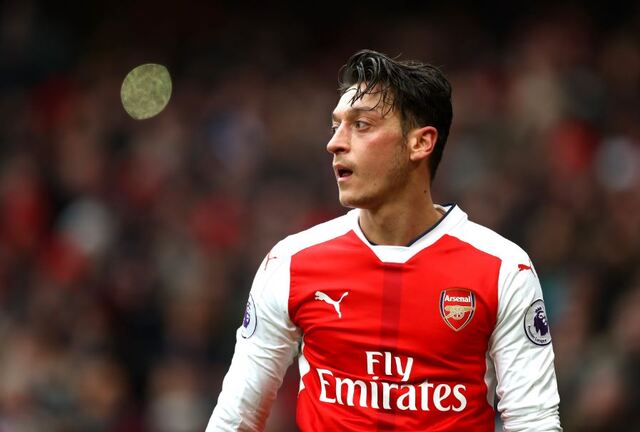 Ozil được bán từ câu lạc bộ Real đến Arsenal Ozil được bán từ câu lạc bộ Real đến Arsenal