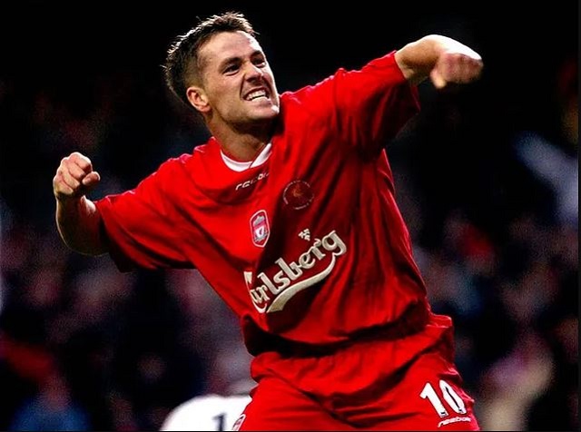 Giải mã OWEN cầu thủ là ai? Giải mã OWEN cầu thủ là ai?