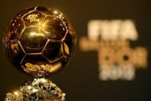 Giải thưởng quả bóng vàng là gì?