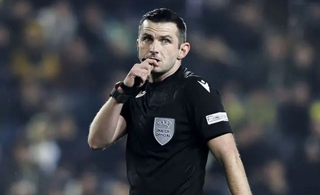 Tầm quan trọng hiệu lệnh còi của trọng tài bóng đá Tầm quan trọng hiệu lệnh còi của trọng tài bóng đá