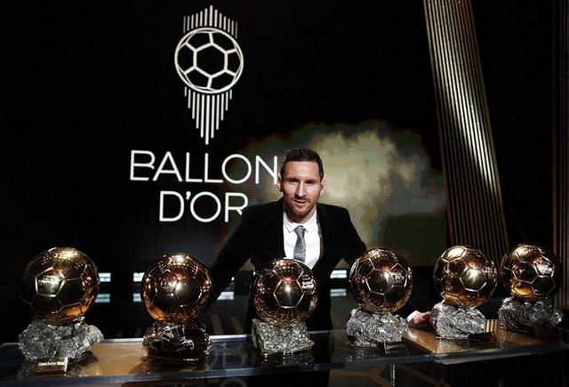 Leo Messi đang là người giữ kỷ lục về số lần nhận bóng vàng Leo Messi đang là người giữ kỷ lục về số lần nhận bóng vàng