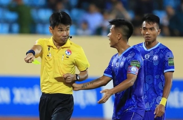 Làm trọng tài bóng đá lương bao nhiêu? Nghề trọng tài ở Việt Nam Làm trọng tài bóng đá lương bao nhiêu? Nghề trọng tài ở Việt Nam